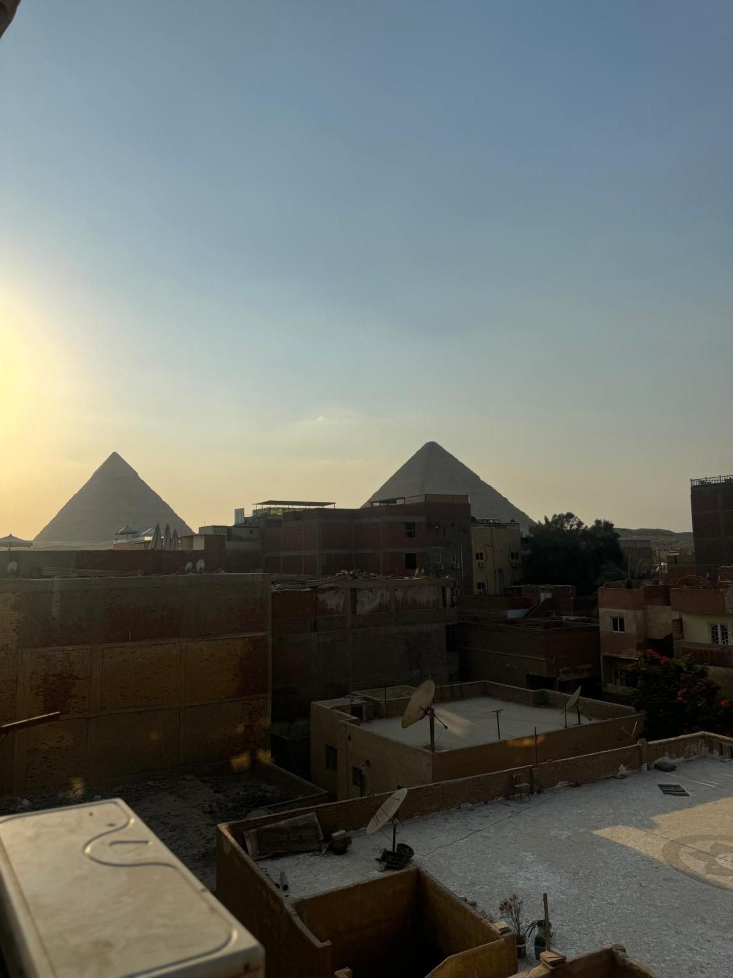 Pyramids And Sphinx Hotel Kafret el-Gabal Exteriér fotografie