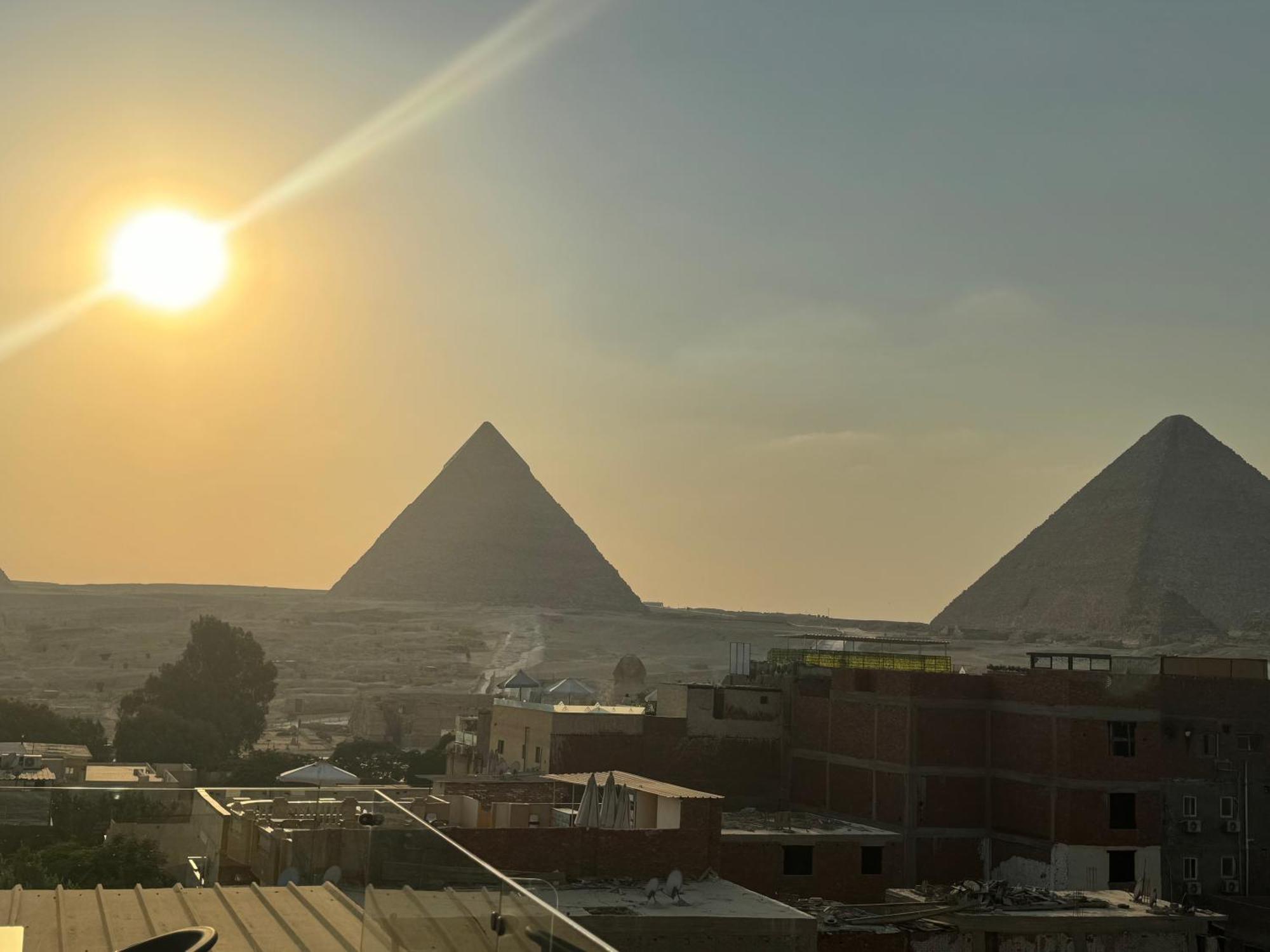 Pyramids And Sphinx Hotel Kafret el-Gabal Exteriér fotografie