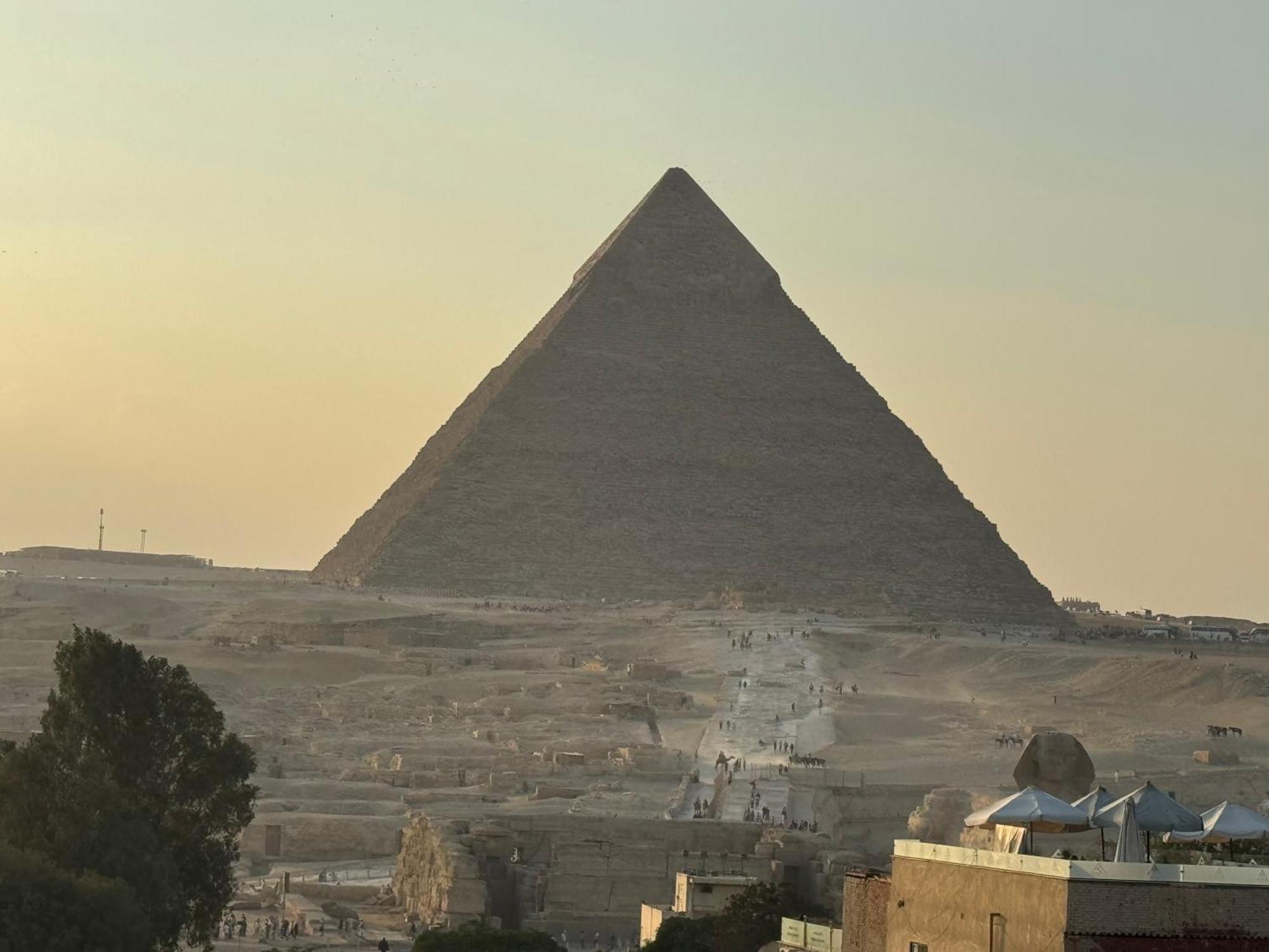 Pyramids And Sphinx Hotel Kafret el-Gabal Exteriér fotografie